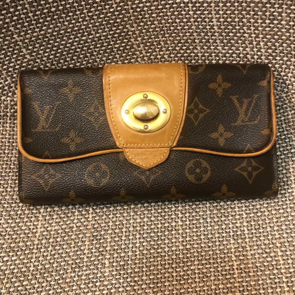 Authentic Louis Vuitton Monogram Bowtie Wallet